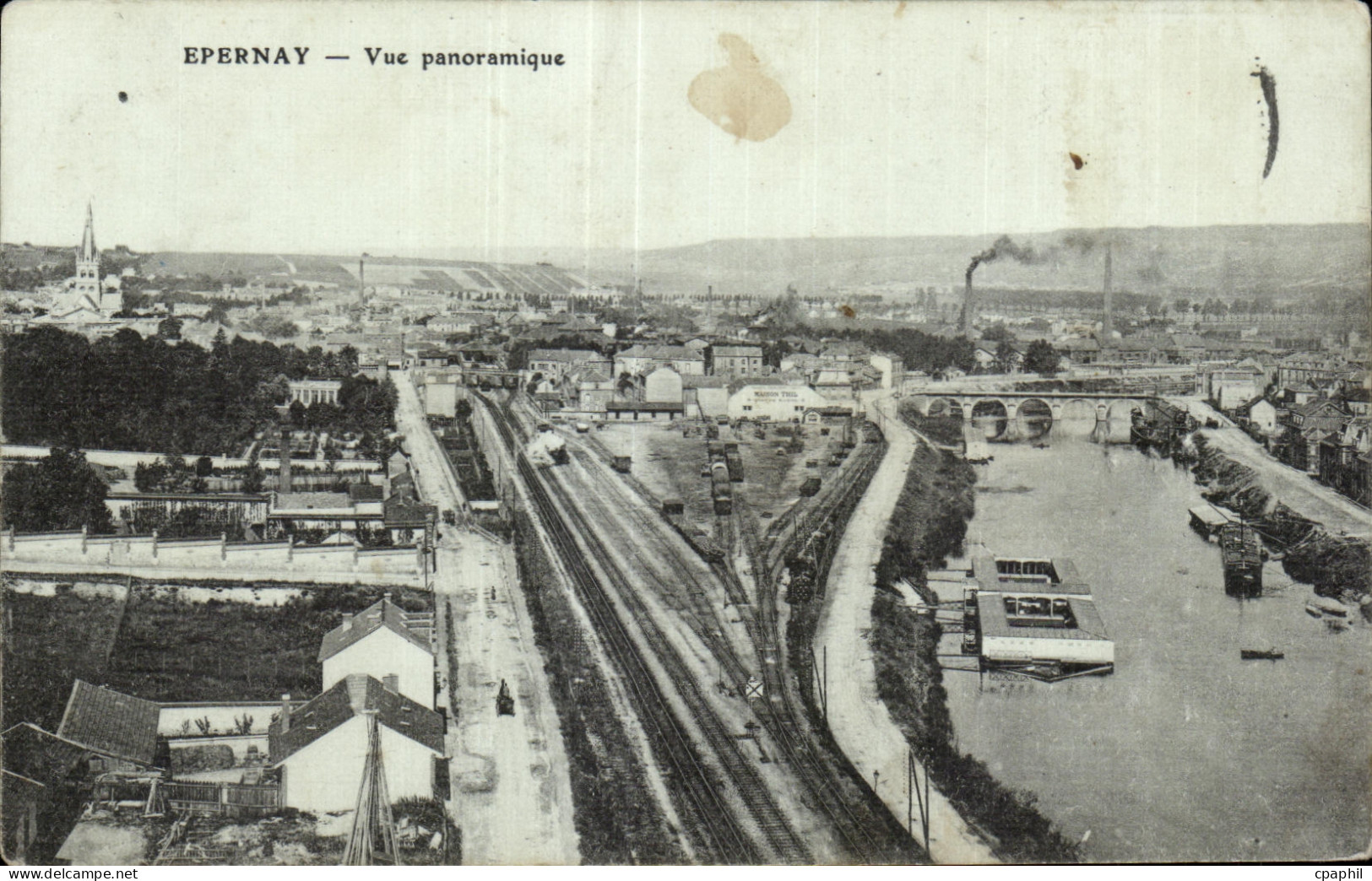 CPA Epernay Vue panoramique Train