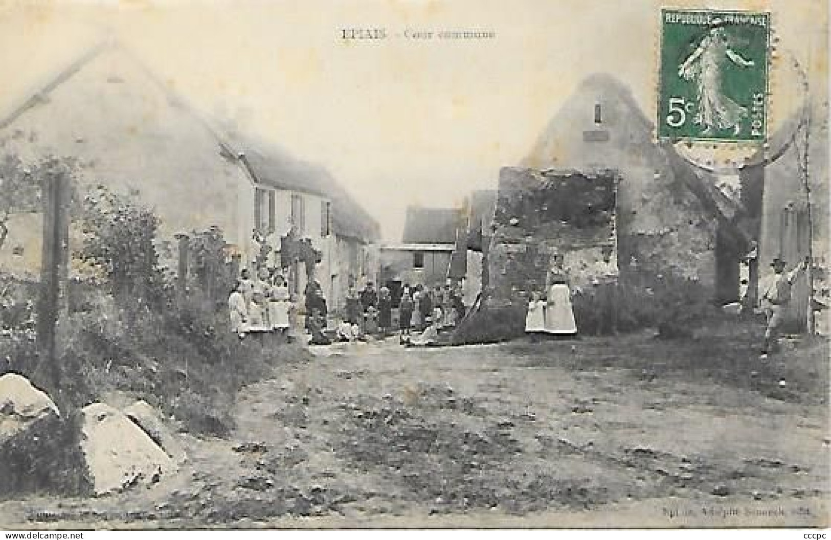 CPA Epiais Cour commune