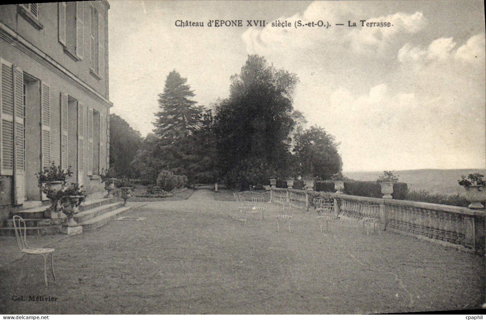 CPA Epone Chateau d'Epone XVII siecle (S et O) La Terrasse