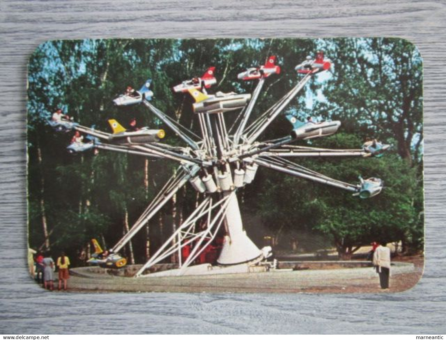 Cpa Ermenonville (60) mer de sable- manège "le bip bip"