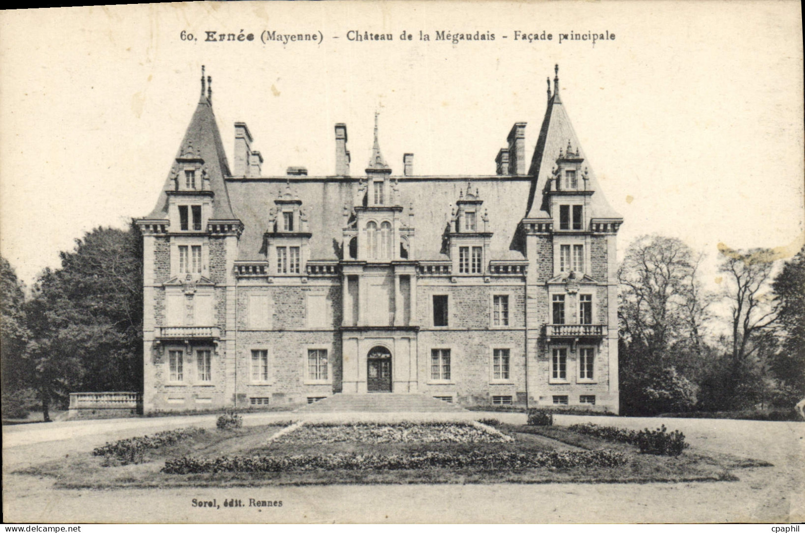 CPA Ernee Chateau De La Megaudais Facade Principale