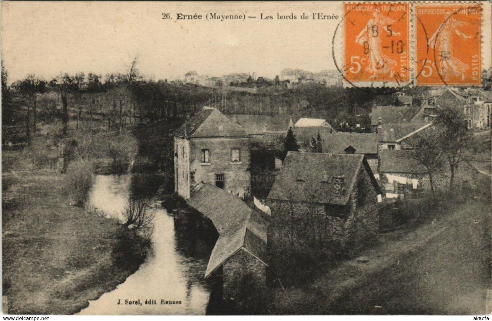 CPA ERNÉE - Les bords de l'Ernee (123241)