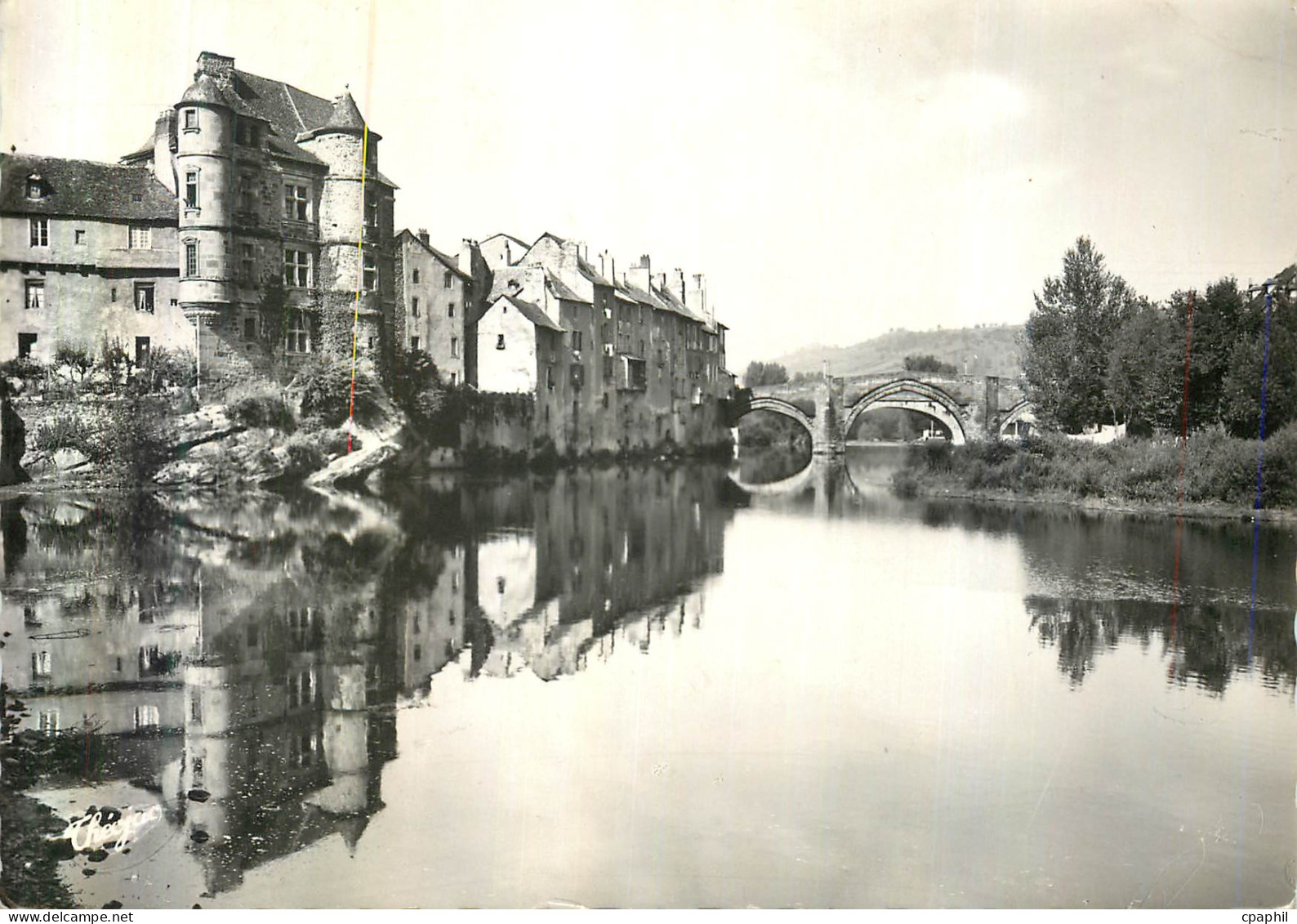CPA Espalion (Aveyron) Le Vieux Palais et le Pont Rouge (XIIIe S)