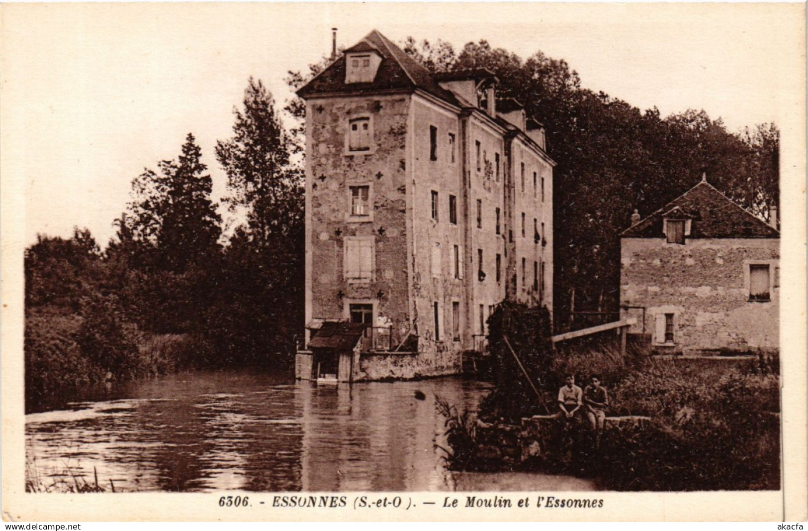 CPA ESSONNES - Le Moulin et l'Essonnes (384892)