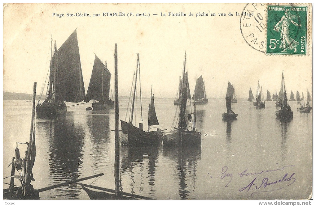 CPA Etaples - Flotille de pêche en vue de la Plage