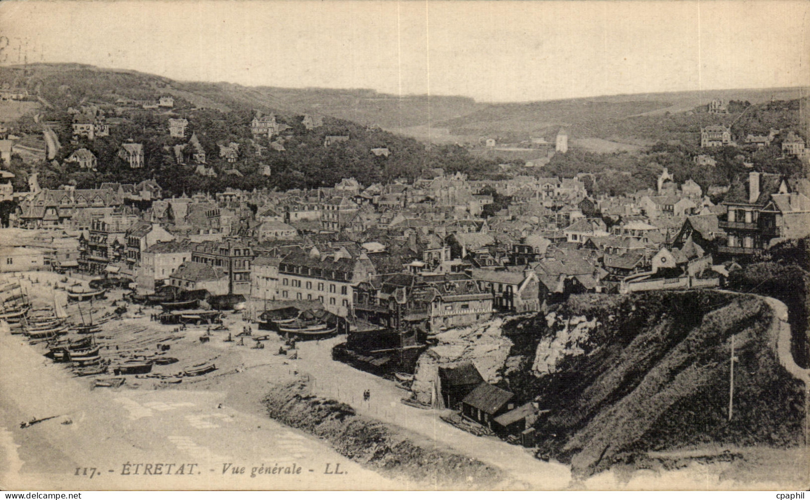 CPA Etretat Vue generale