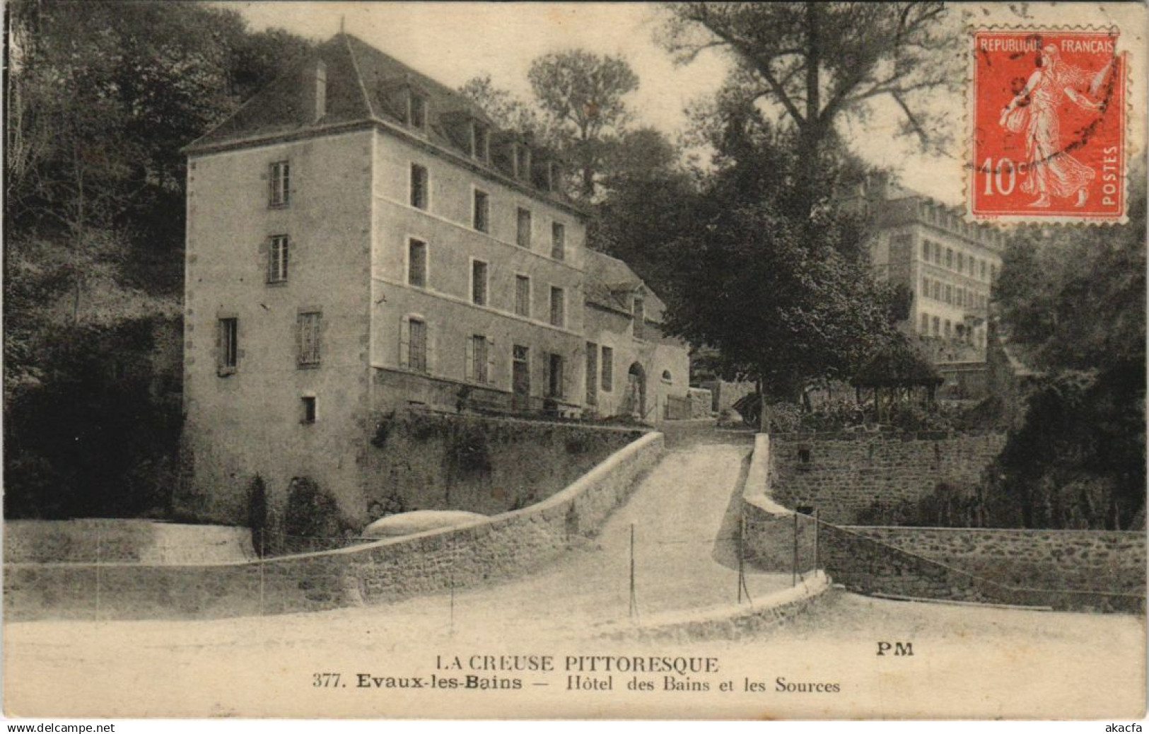 CPA EVAUX-les-BAINS Hotel des Bains et les Sources (1143968)