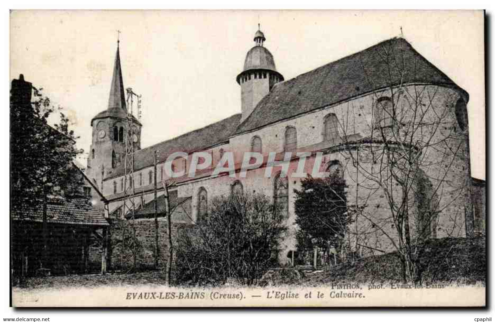 CPA Evaux les Bains L'eglise et le calvaire