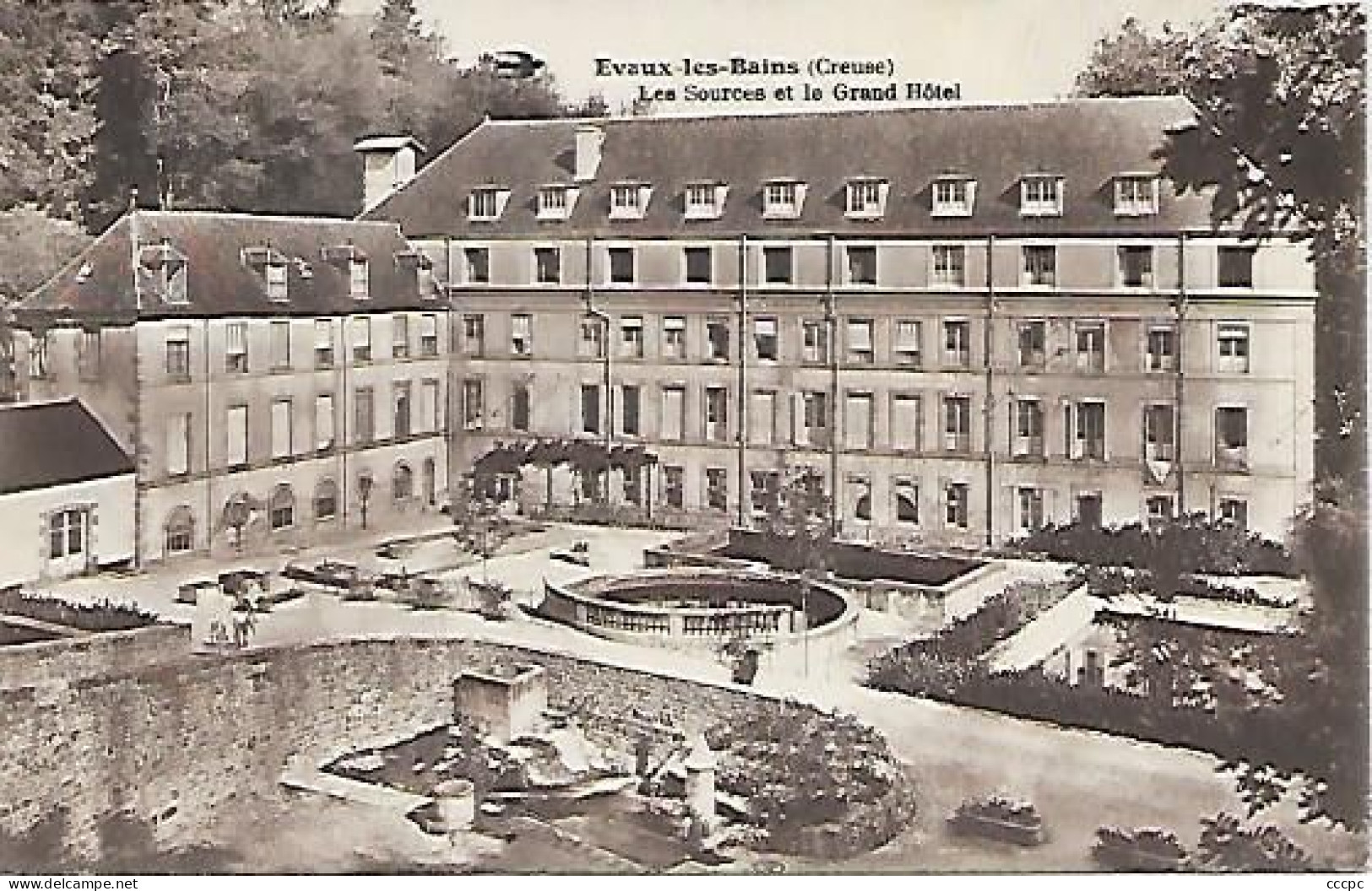 CPA Evaux-les-Bains Les Sources et le Grand Hôtel