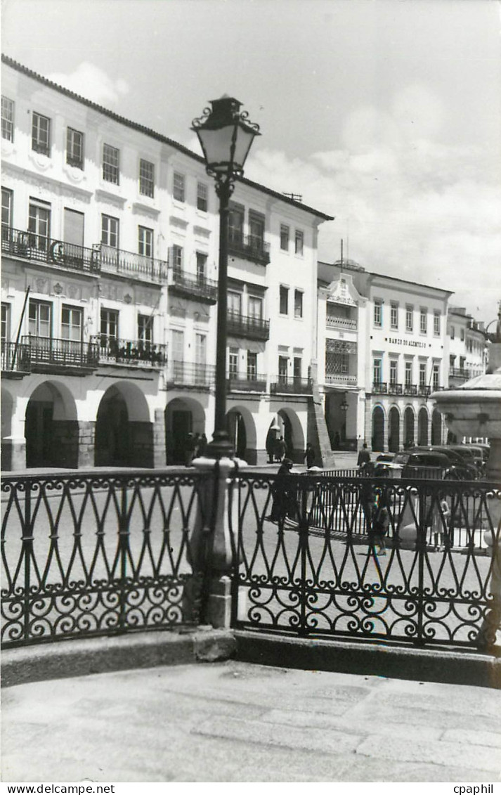 CPA Evora Portugal Um aspecio da Praca do Geraldo