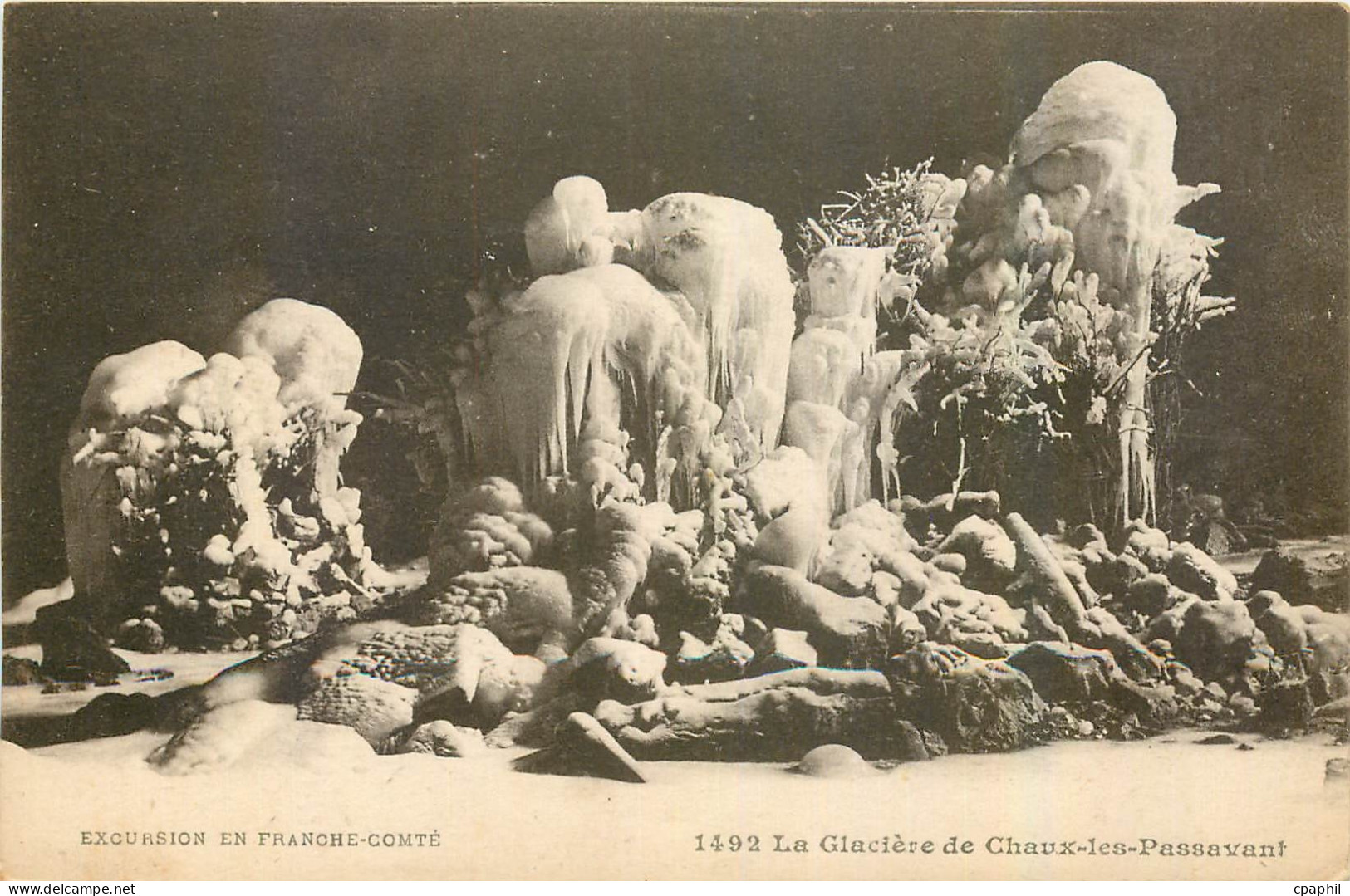 CPA Excursion en Franche Comte la Glaciere de Chaux les Passavant