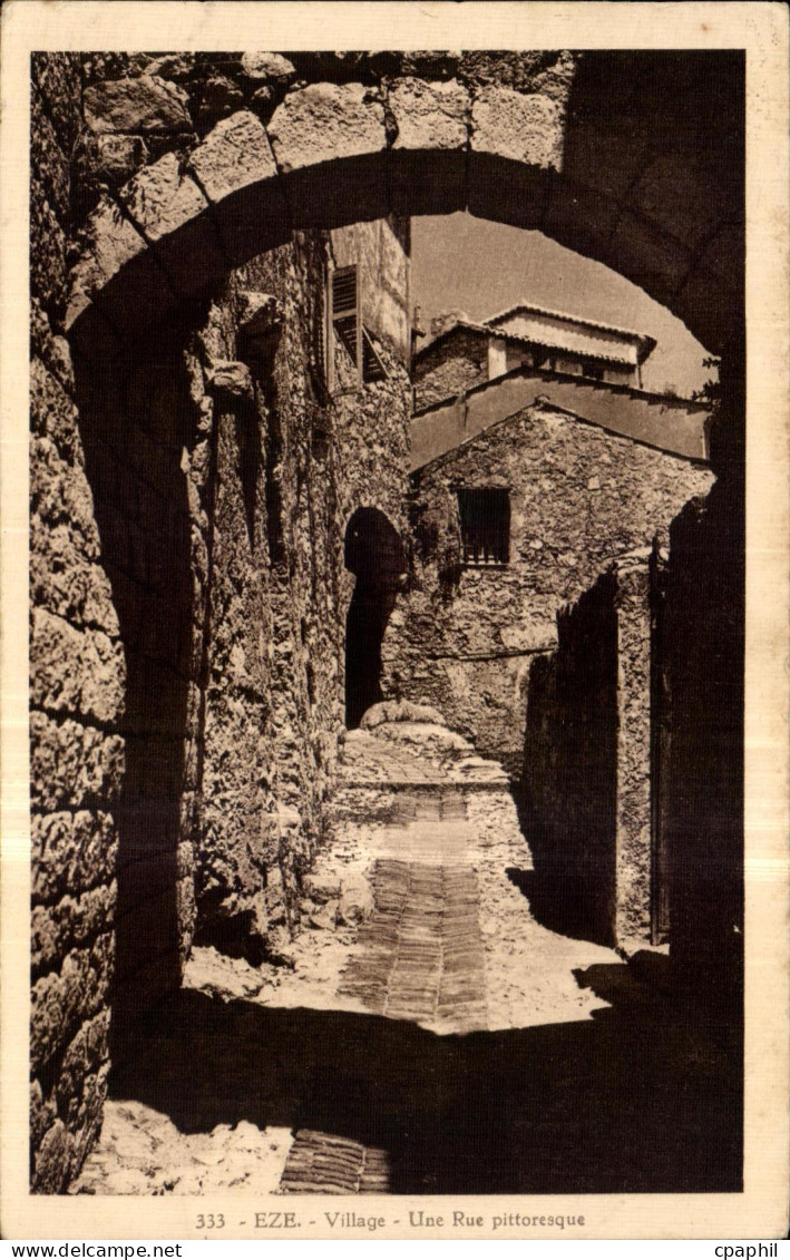 CPA Eze Village Une Rue pittoresque