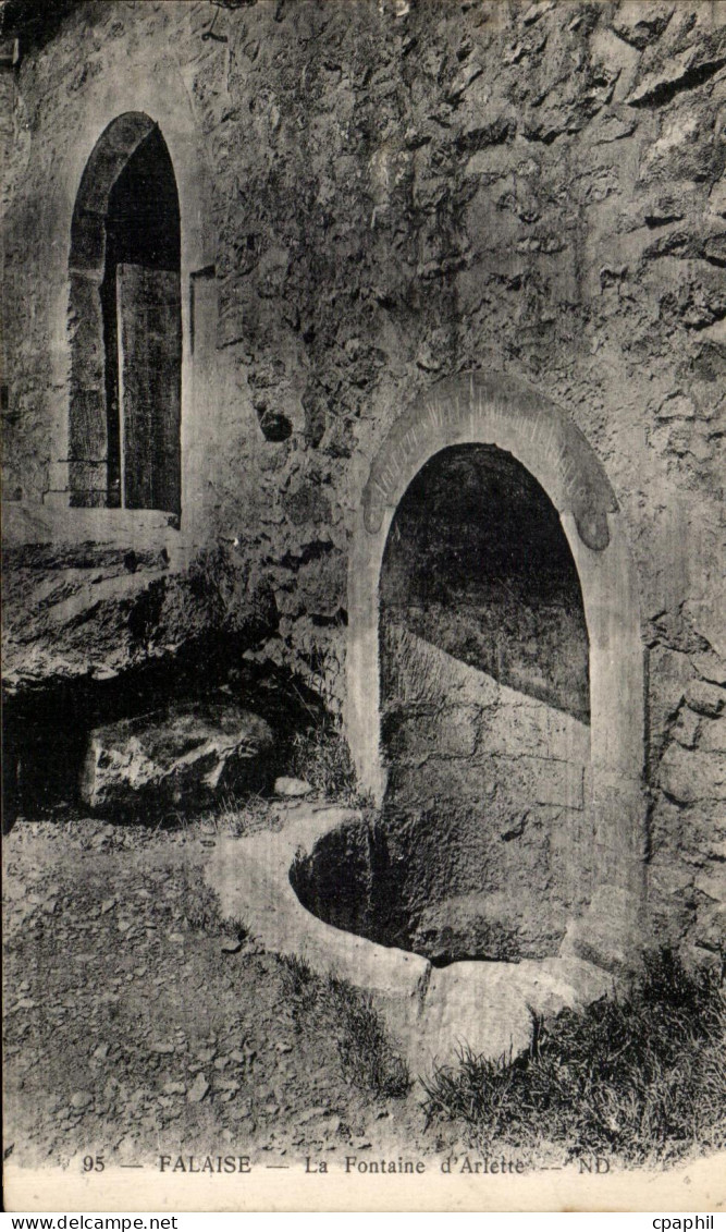 CPA Falaise La Fontaine D'Arlette