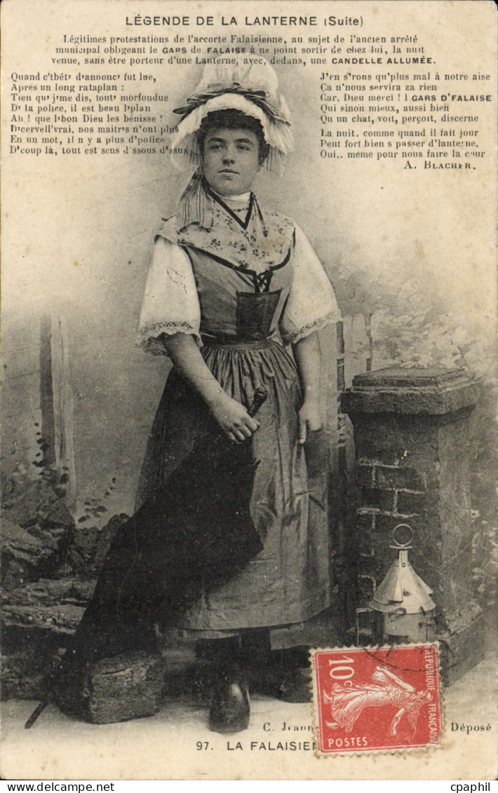 CPA Falaise Legende de la lanterne Falaise Folklore CostumeFemme