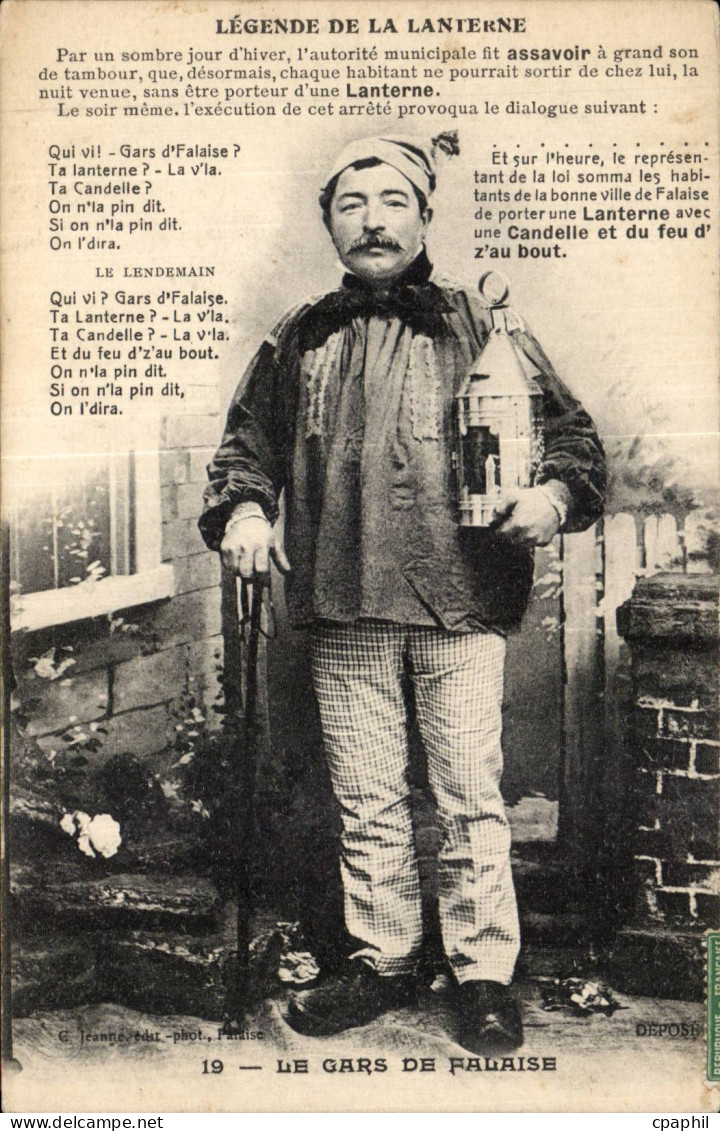 CPA Falaise legende de ma lanterne Le gars de Falaise Folklore Costume