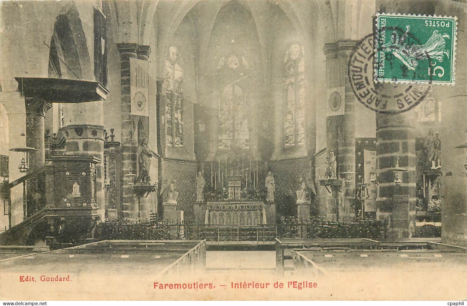 CPA Faremoutiers Interieur de l'eglise