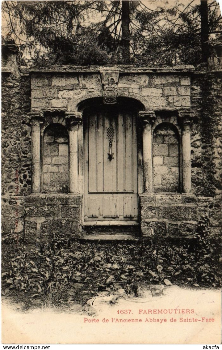 CPA FAREMOUTIERS Porte de l'Ancienne Abbaye de Sainte-Fare (1320419)