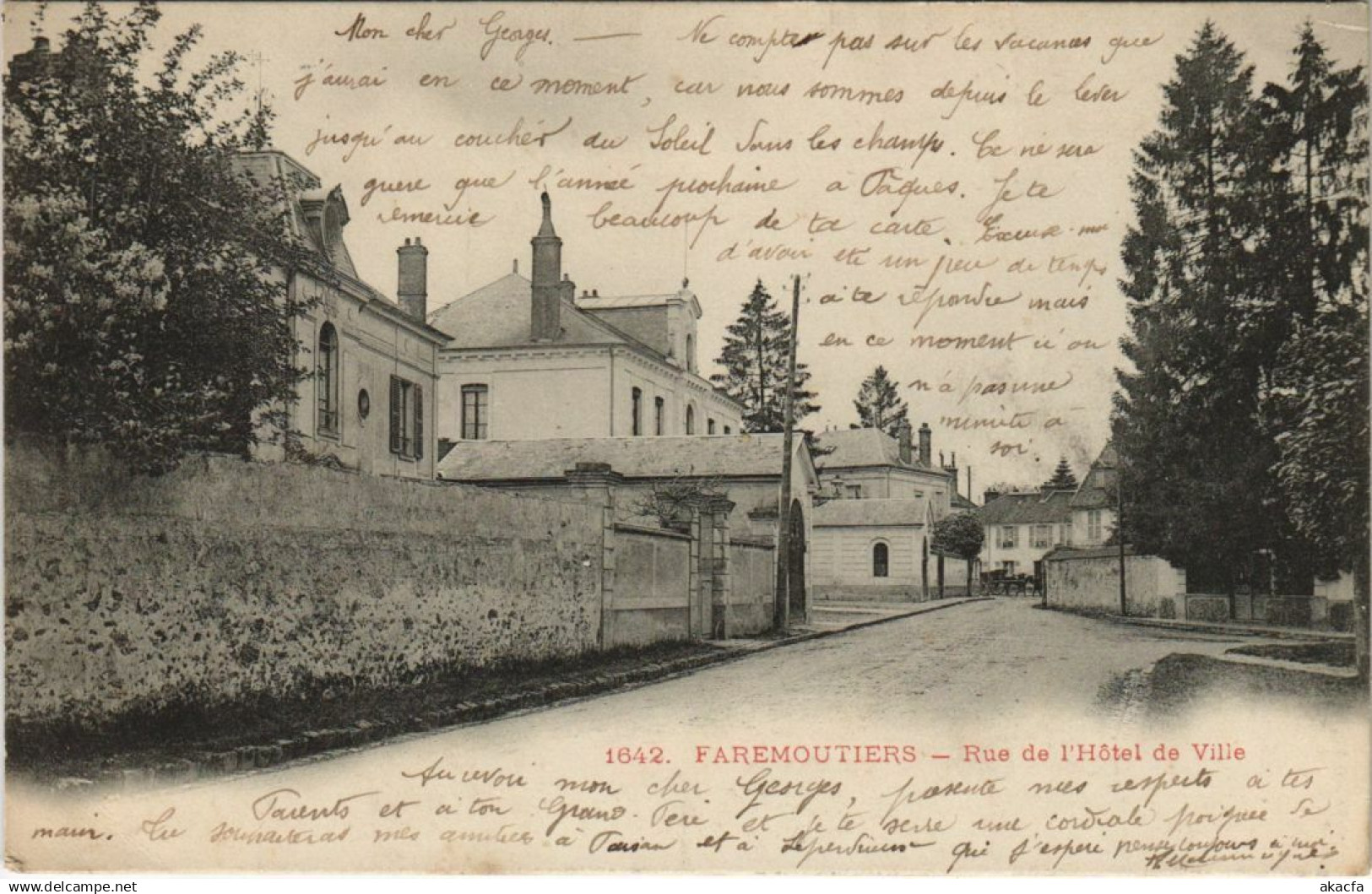 CPA Faremoutiers Rue de l'Hotel de Ville FRANCE (1101323)