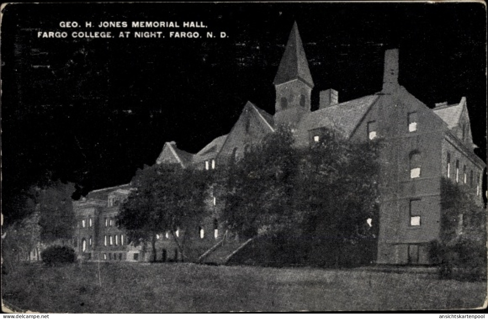 CPA Fargo North Dakota USA, College at Night