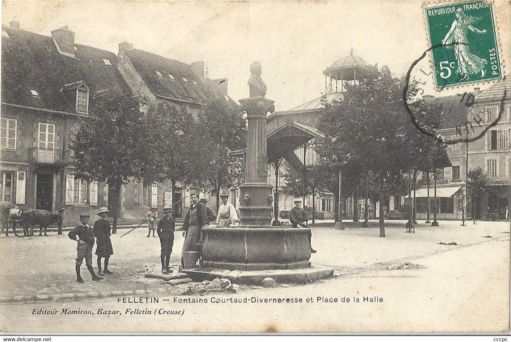CPA Felletin  Fontaine Courtaud-Diverneresse et Place de la Halle