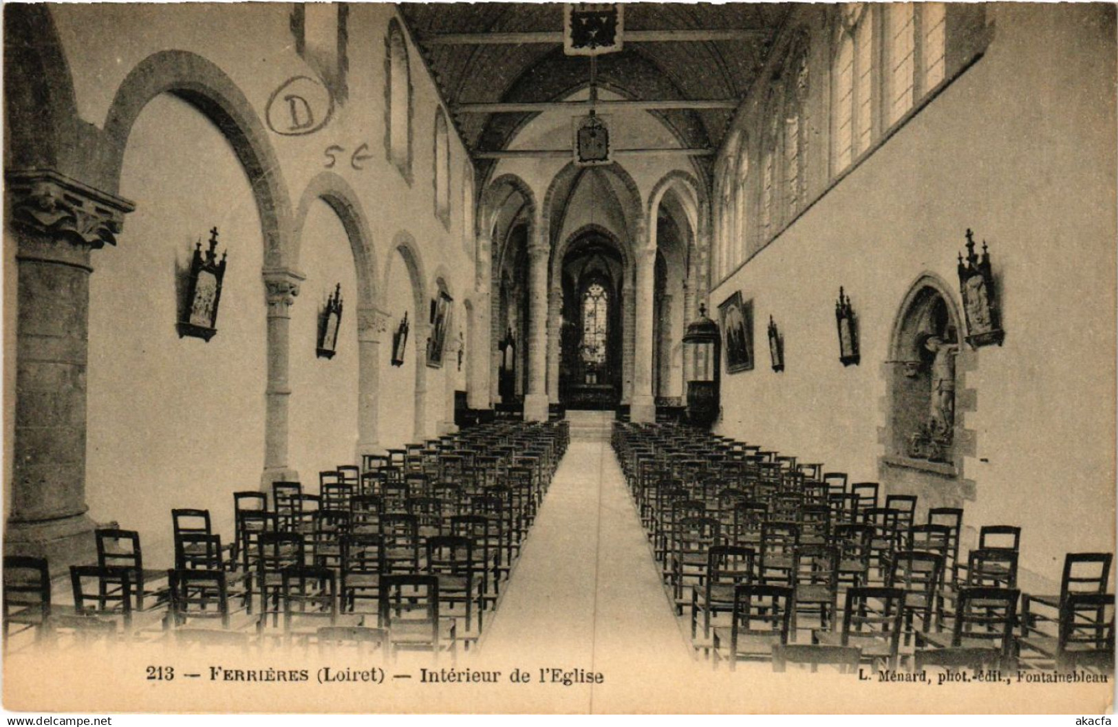 CPA FERRIERES - FERRIERES-en-GATINAIS - Intérieur de église (632072)