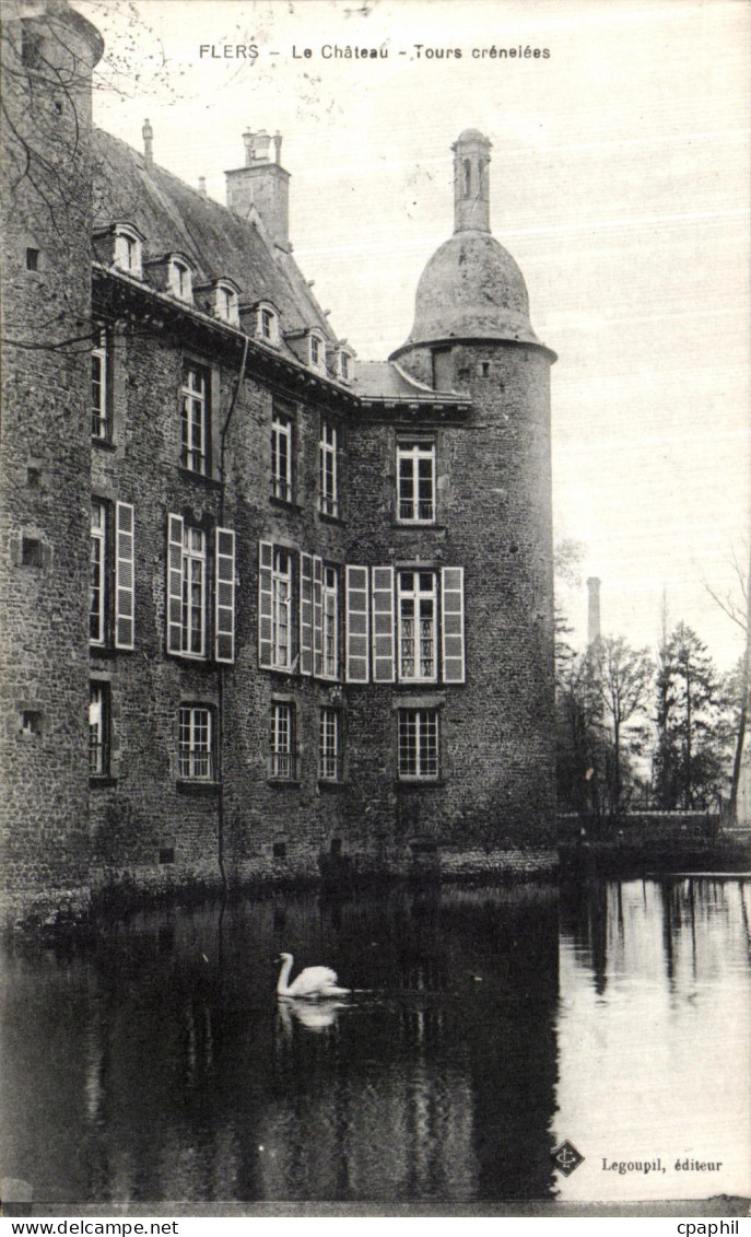 CPA Flers Le Chateau Tours crenelees