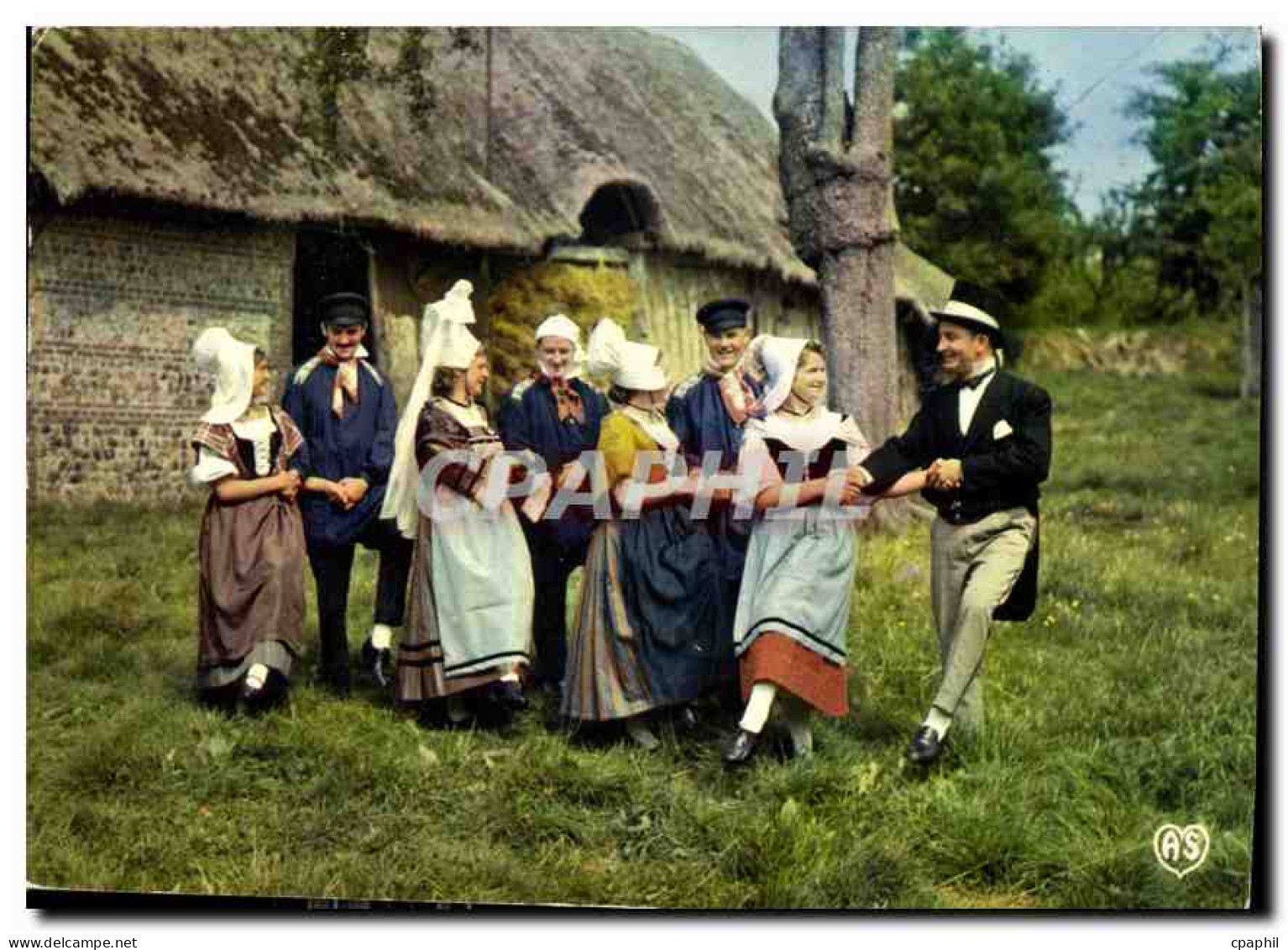 CPA Folklore de France Haute Normandie l'Assemblee du Pays Normand en dansant la Gigouillette costum