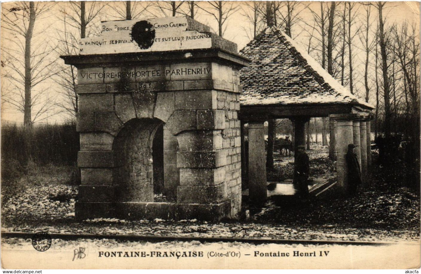 CPA FONTAINE-FRANCAISE - Fontaine Henri IV (586327)
