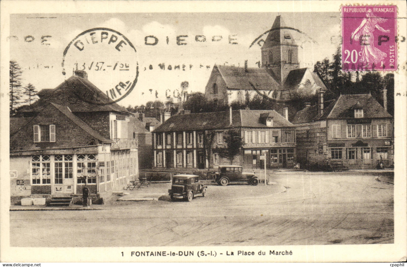 CPA Fontaine Le Dun La Place du Marche