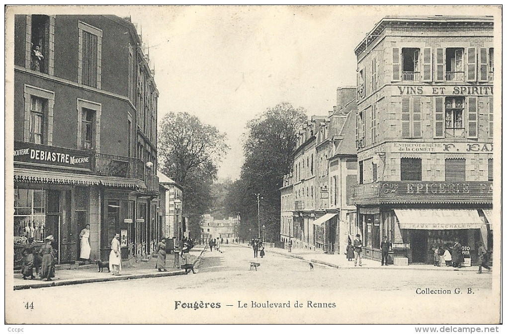 CPA Fougères - Boulevard de Rennes