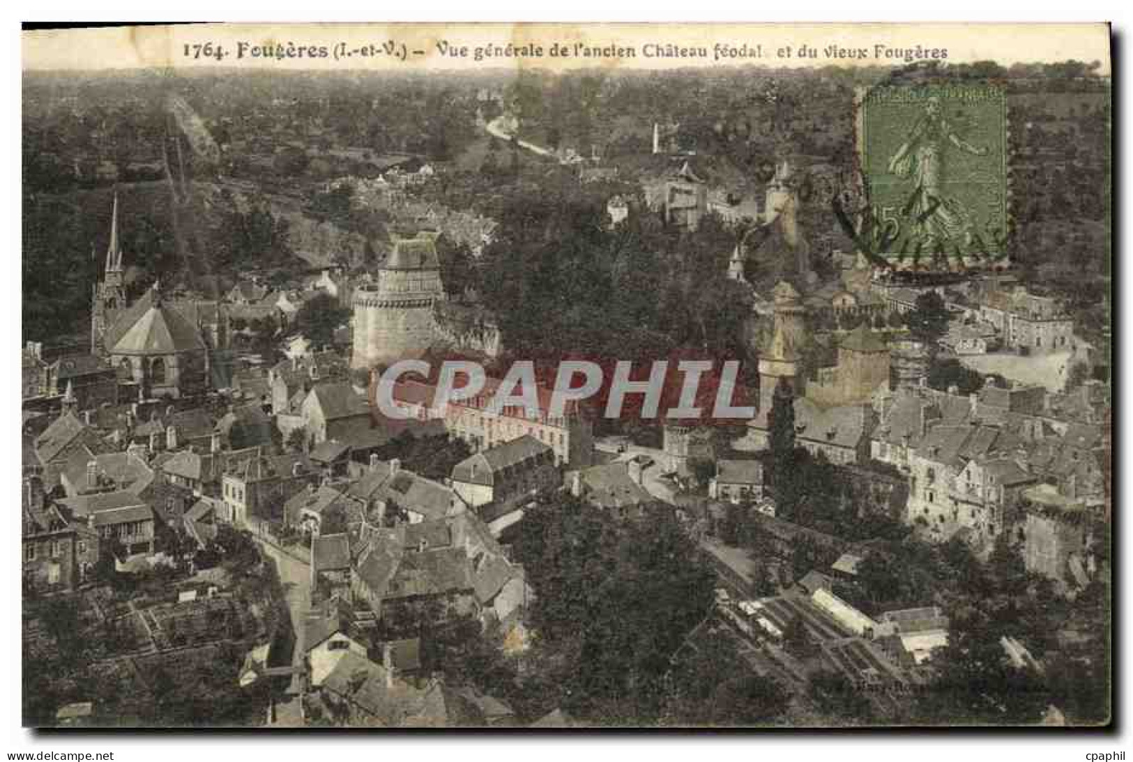 CPA Fougeres Vue generale de l ancien Chateau fedoal et du vieux Fougeres