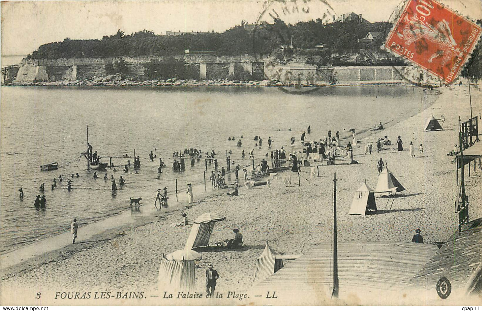 CPA FOURAS LES BAINS-La Falaise et la Plage