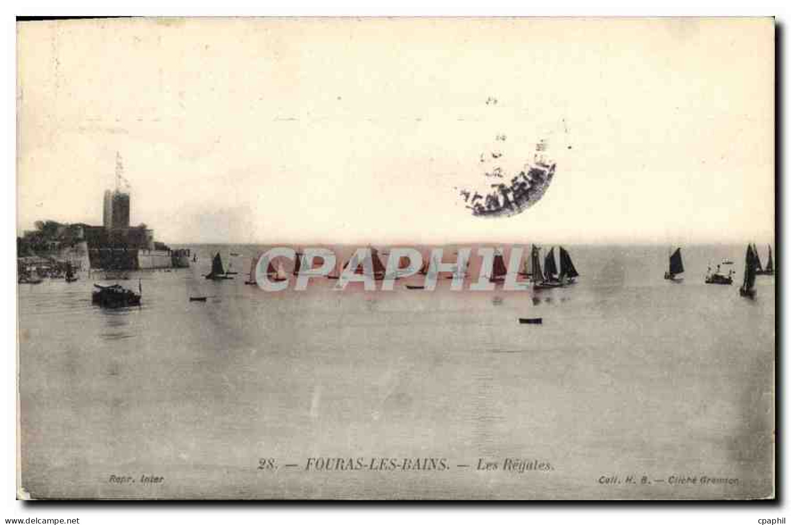 CPA Fouras les Bains Les Regules Bateaux