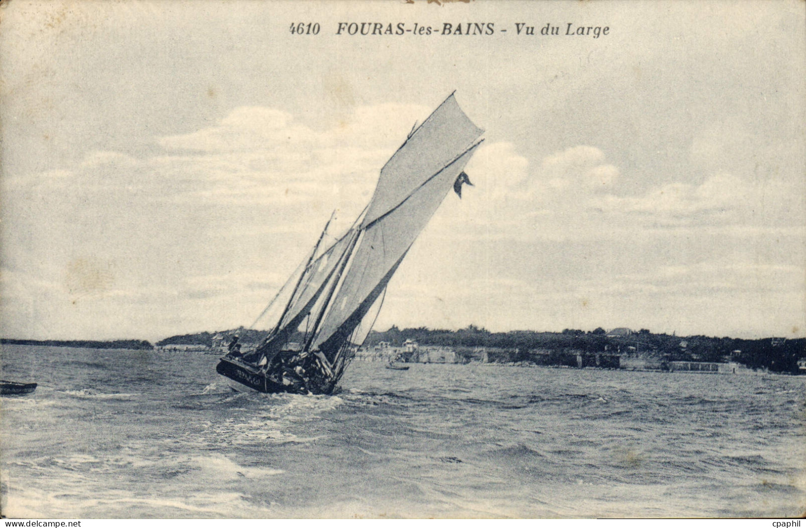 CPA Fouras les Bains Vu du Large Bateau