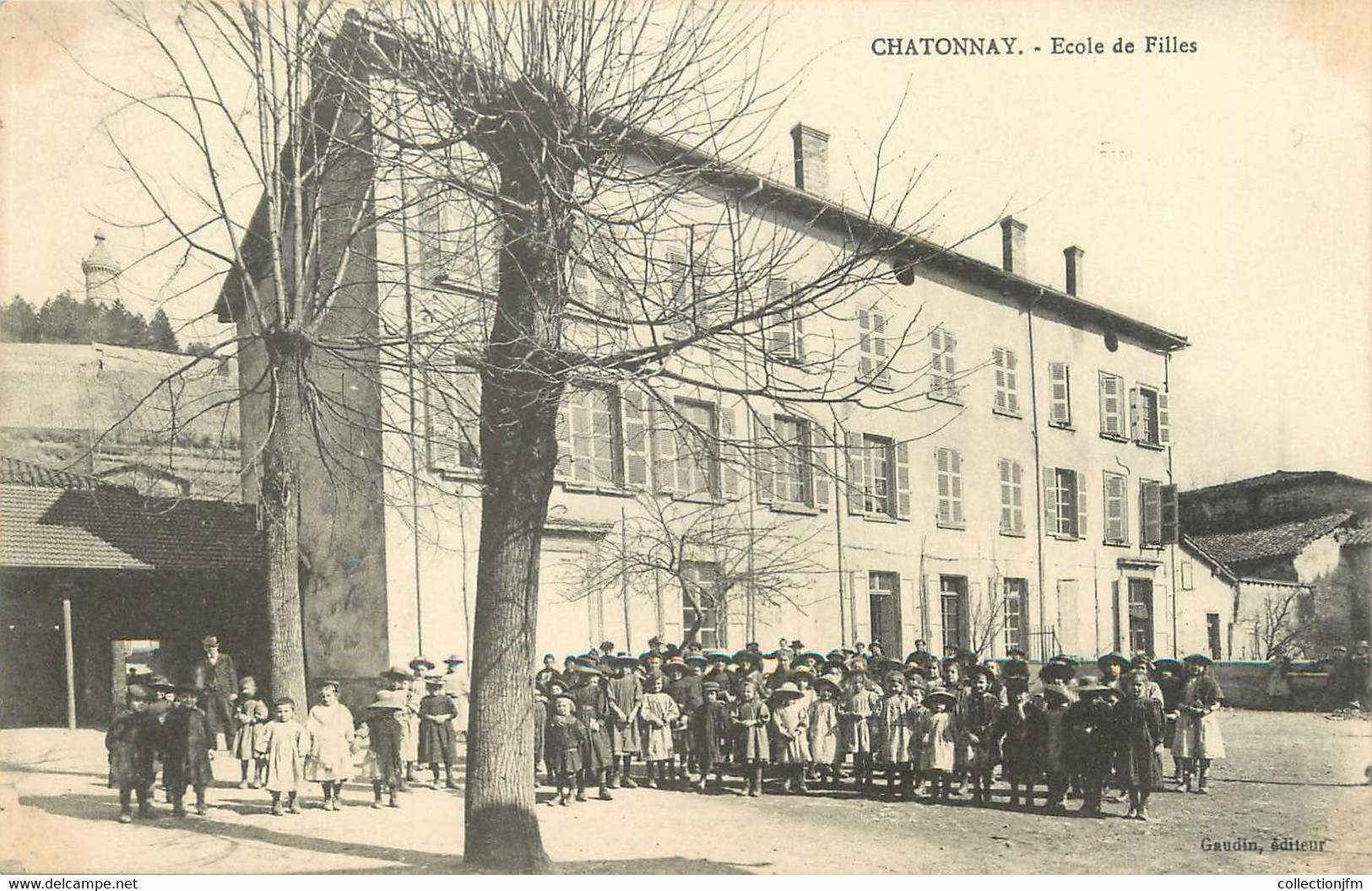 / CPA FRANCE 38 "Chatonnay, école de filles"
