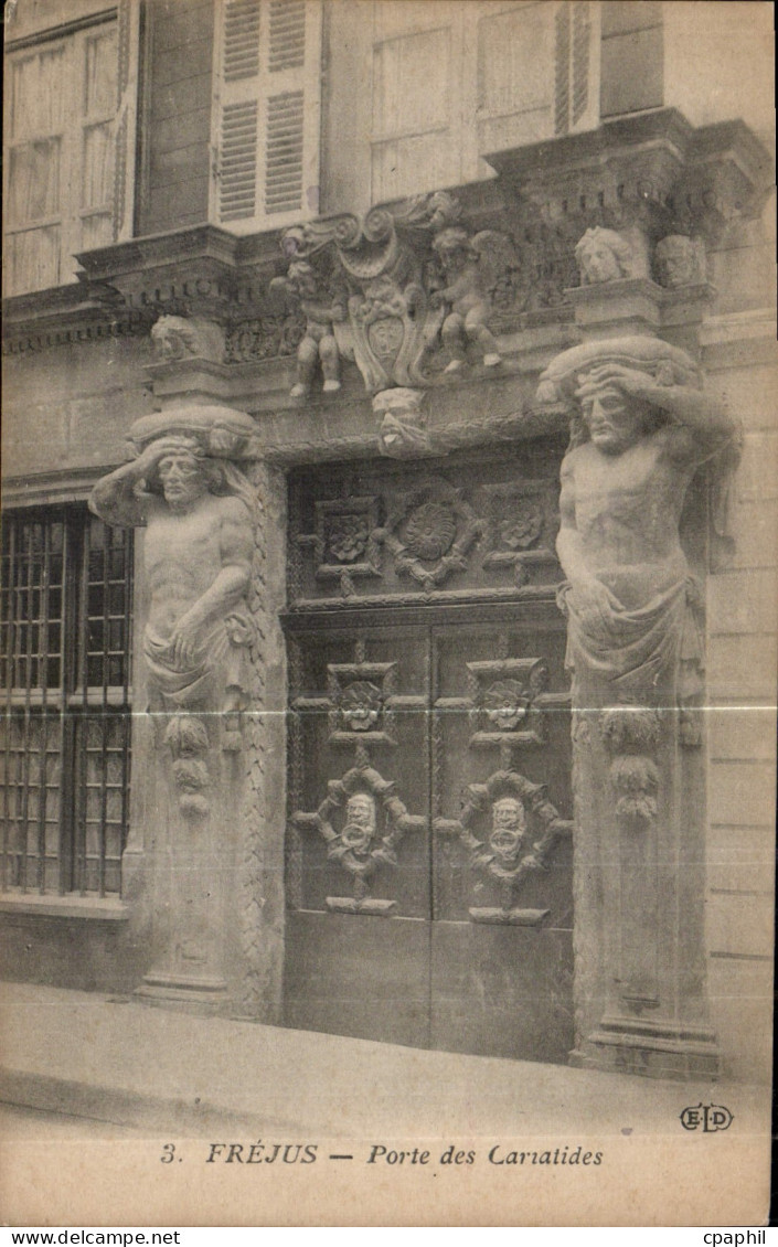 CPA Frejus Porte des Cariatides