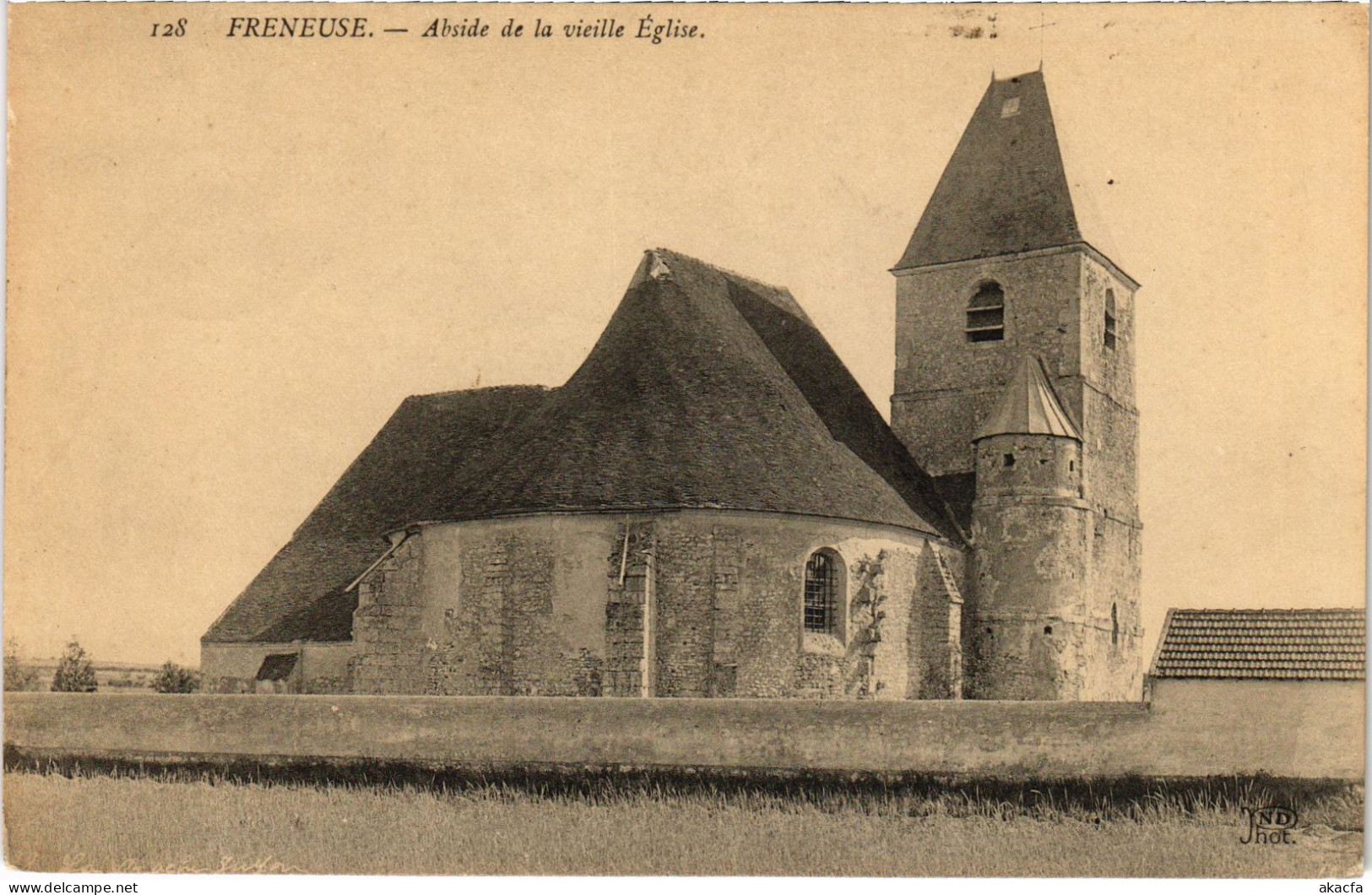 CPA FRENEUSE Abside de la Vieille Eglise (1412098)