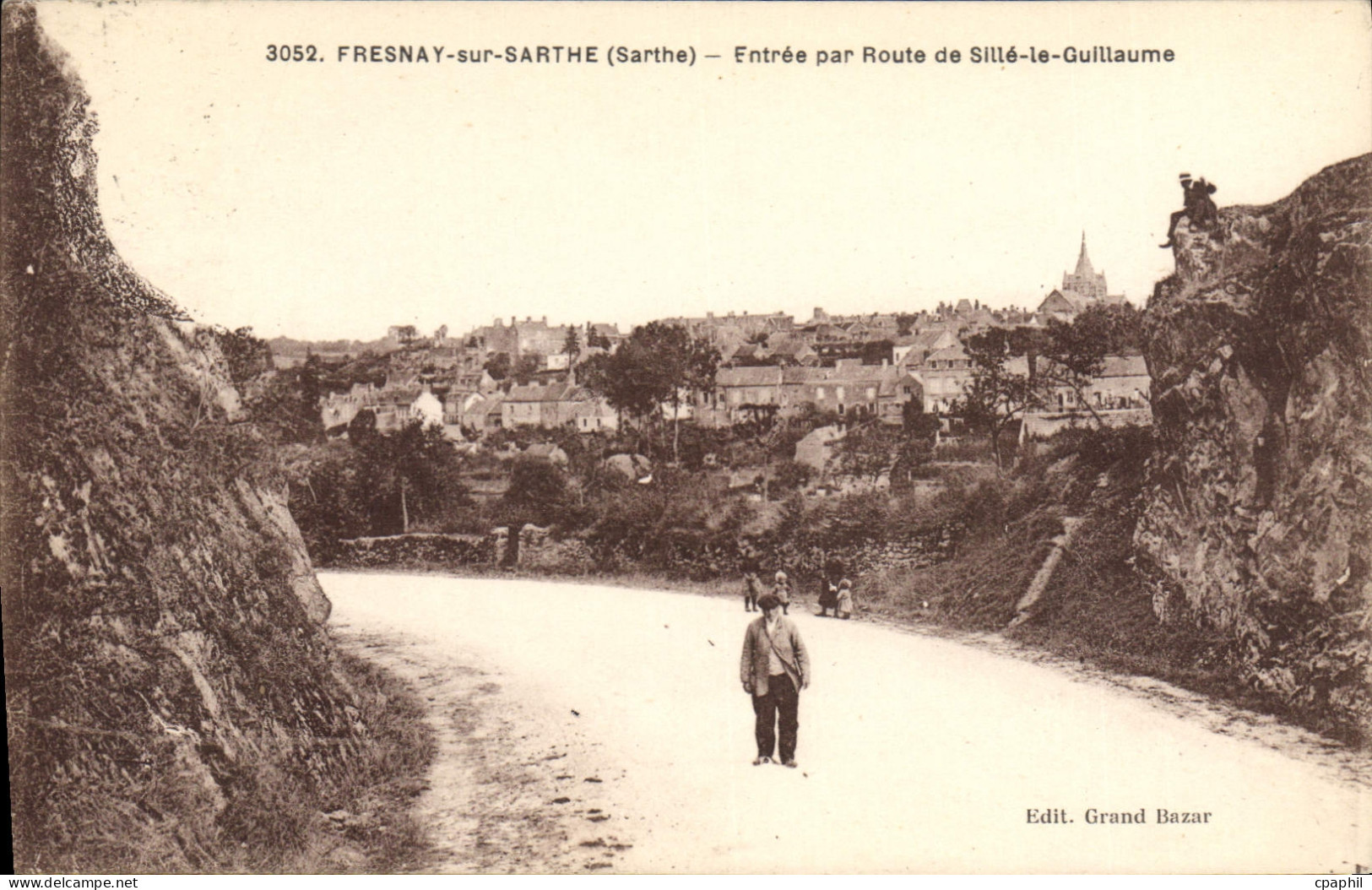 CPA Fresnay Sur Sarthe Entree Par Route De Sille Le Guillaume