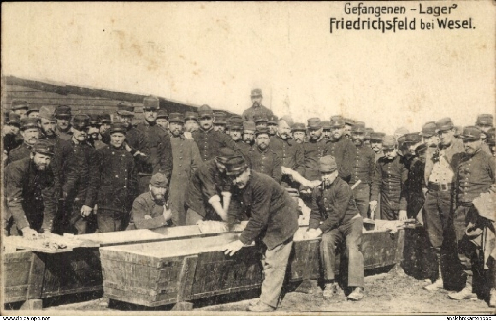 CPA Friedrichsfeld Voerde am Niederrhein, Kriegsgefangenenlager, Kriegsgefangene, Waschtrog