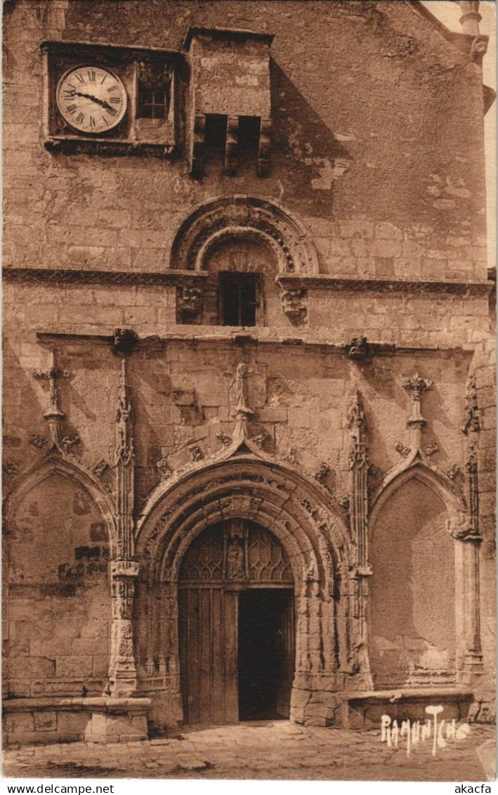CPA FRONTENAY-ROHAN-ROHAN Ravissante Facade de l'Eglise (1141236)