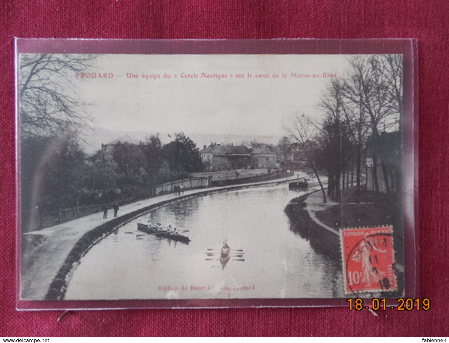 CPA - Frouard - Une équipe du "Cercle Nautique" sur le canal de la Marne-au-Rhin
