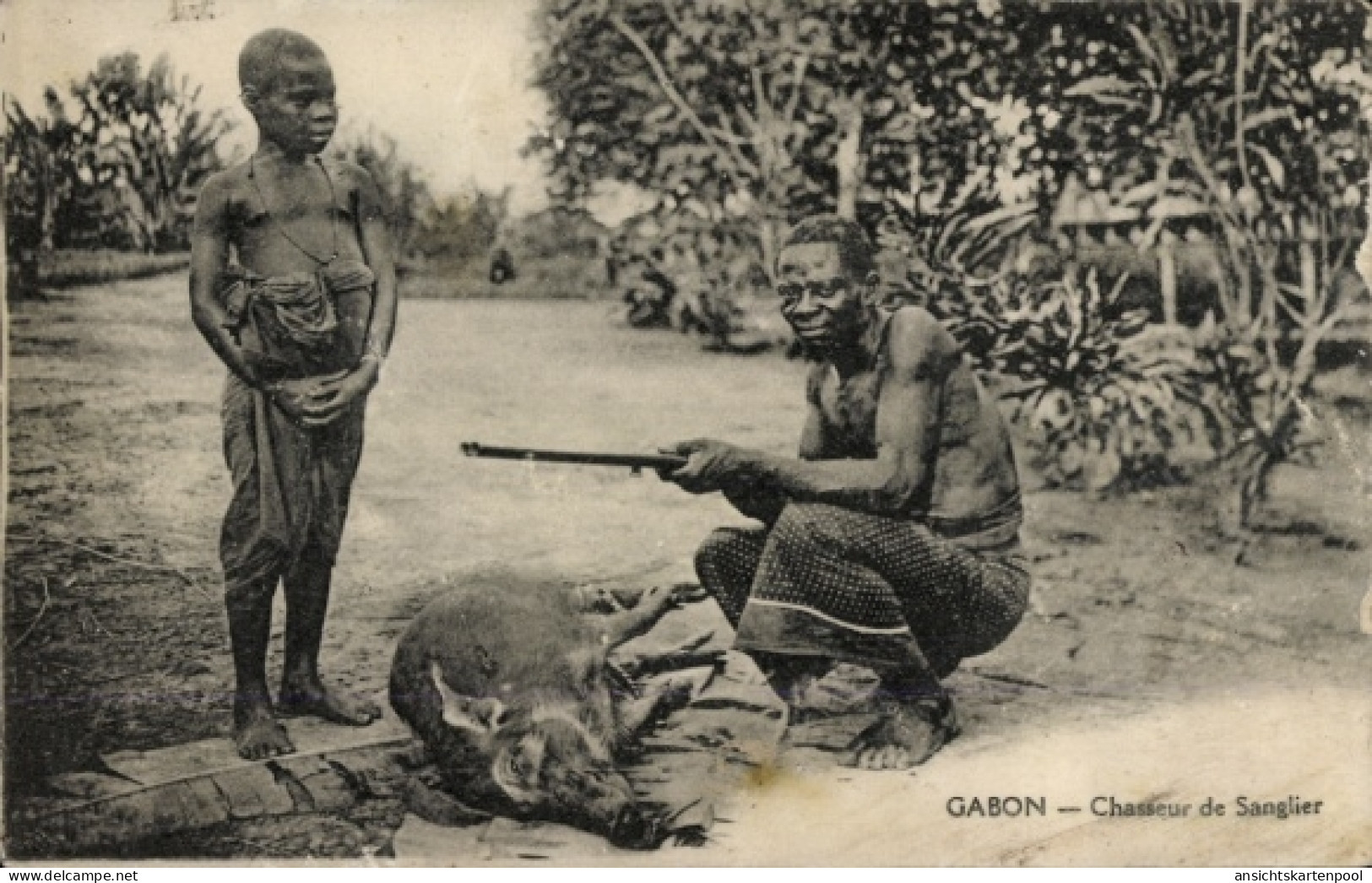 CPA Gabun, Jäger mit erlegtem Schwein