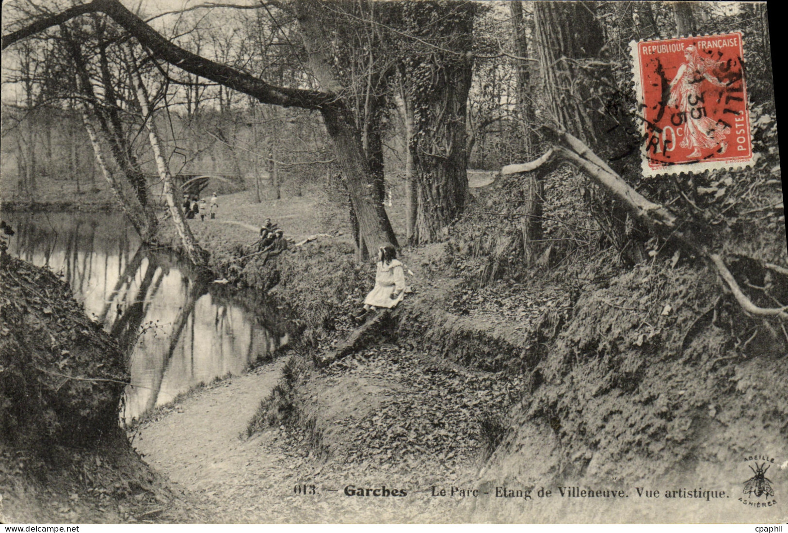 CPA Garches Parc Etang de Villeneuve Enfant