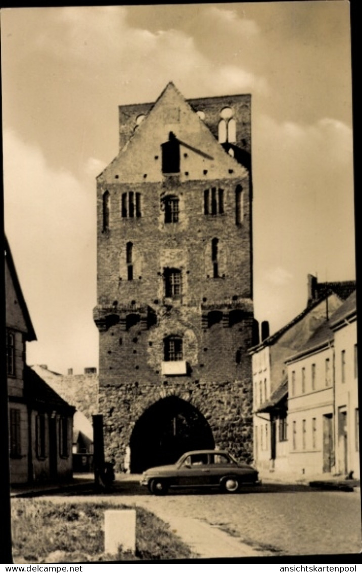 CPA Gartz an der Oder, Stettiner Tor, alte Architektur, Auto, Gebäude