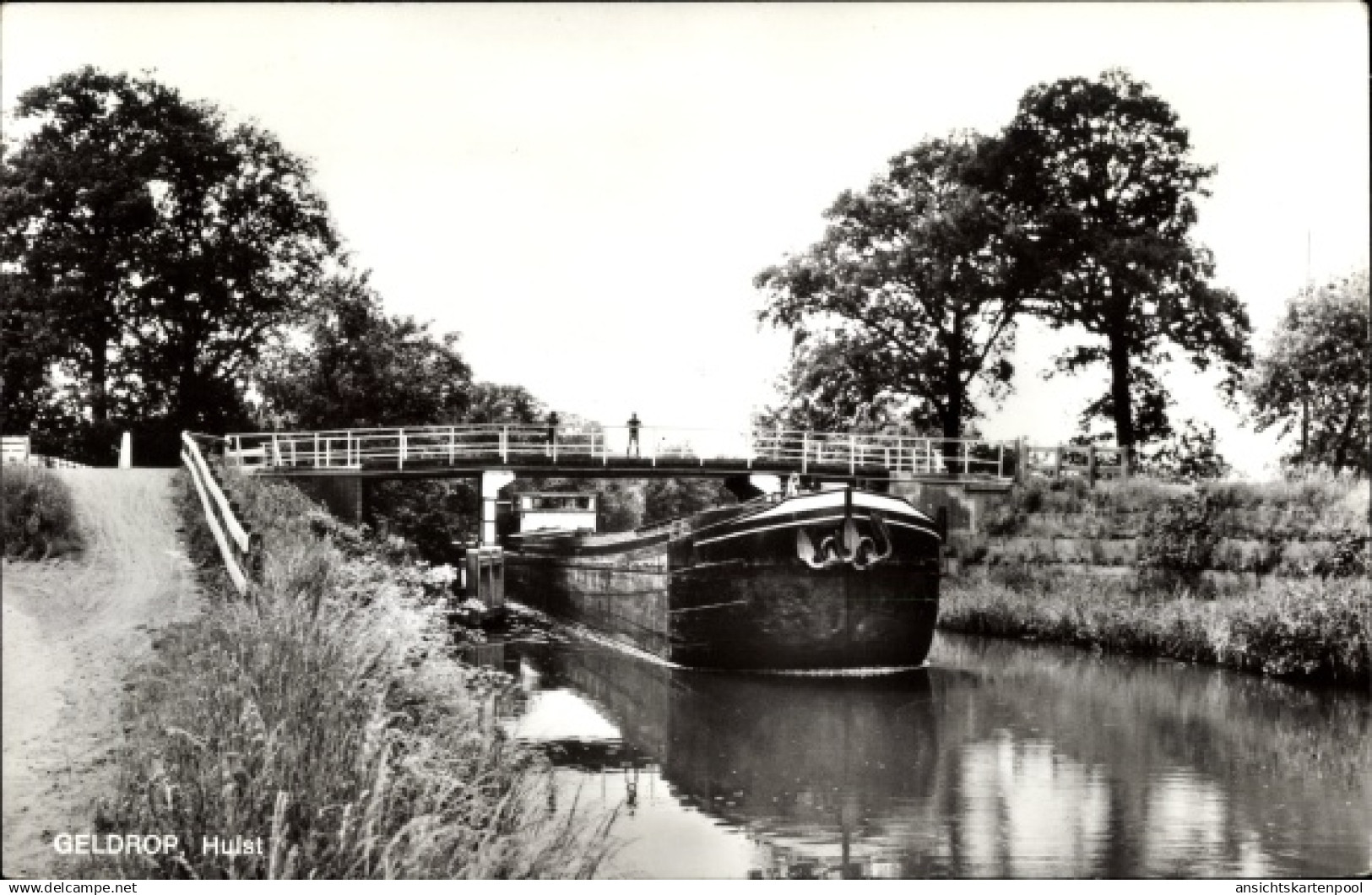 CPA Geldrop Nordbrabant Niederlande, Frachtschiff passiert Brücke
