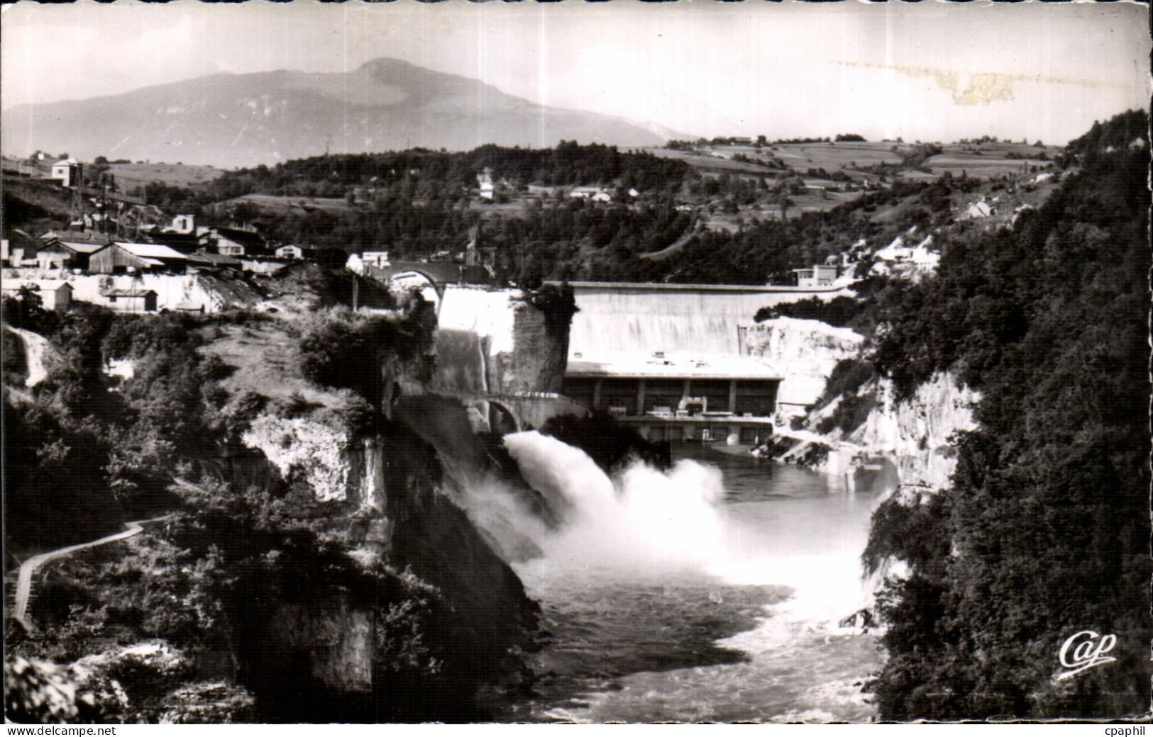CPA Genissiat Ain Barrage Vue d ensemble Chute d oucine