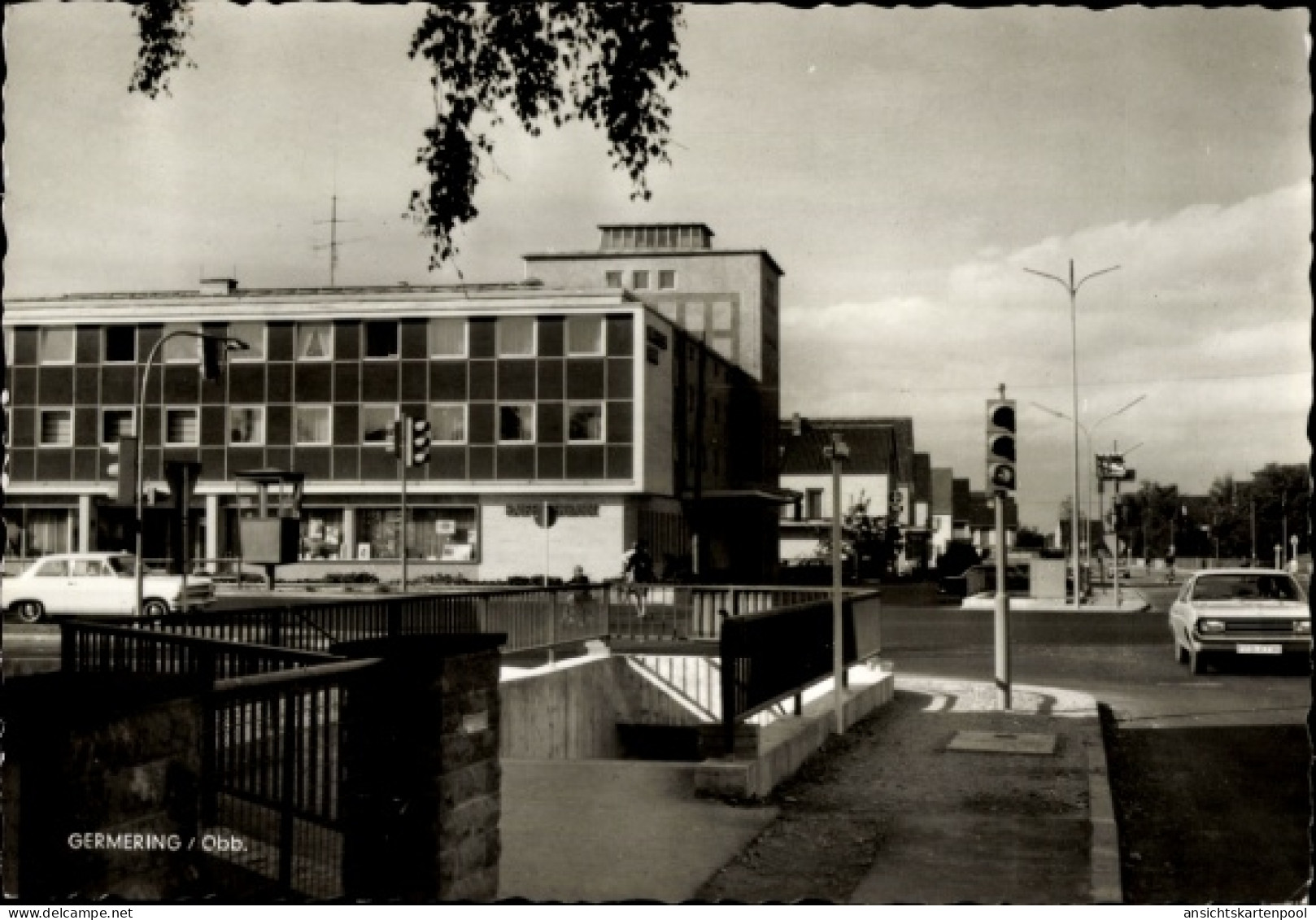 CPA Germering bei München, Gesamtansicht, Verkehr, Straße, Ampel