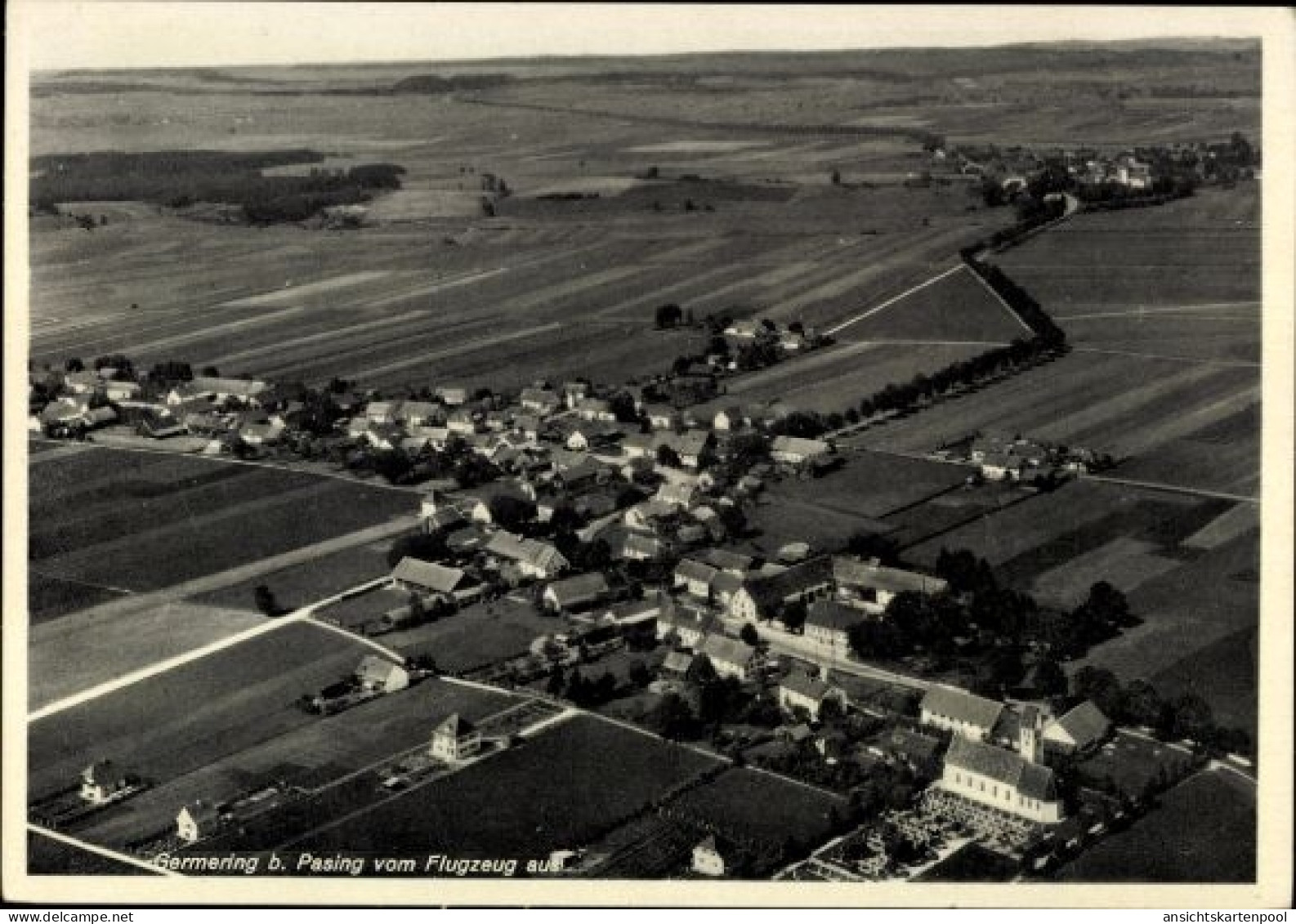 CPA Germering bei München, Luftaufnahme von Pasing, ländliche Umgebung, Häuser, Felder