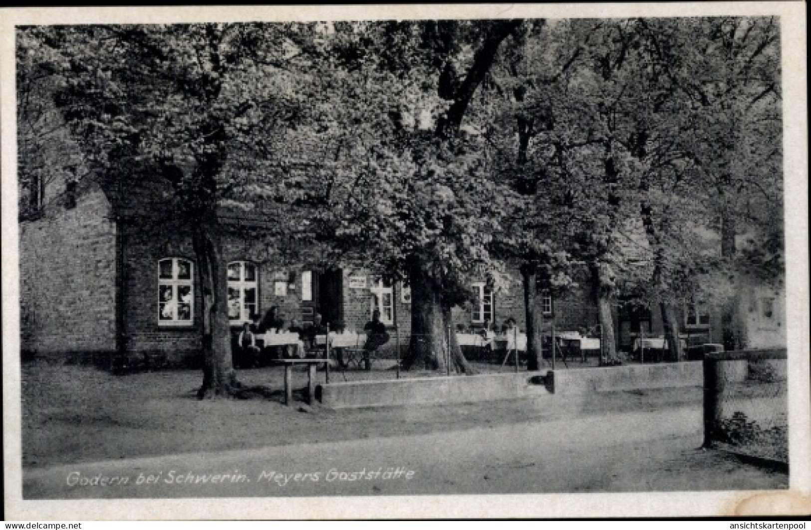 CPA Godern Pinnow in Mecklenburg, Meyers Gaststätte, Terrasse