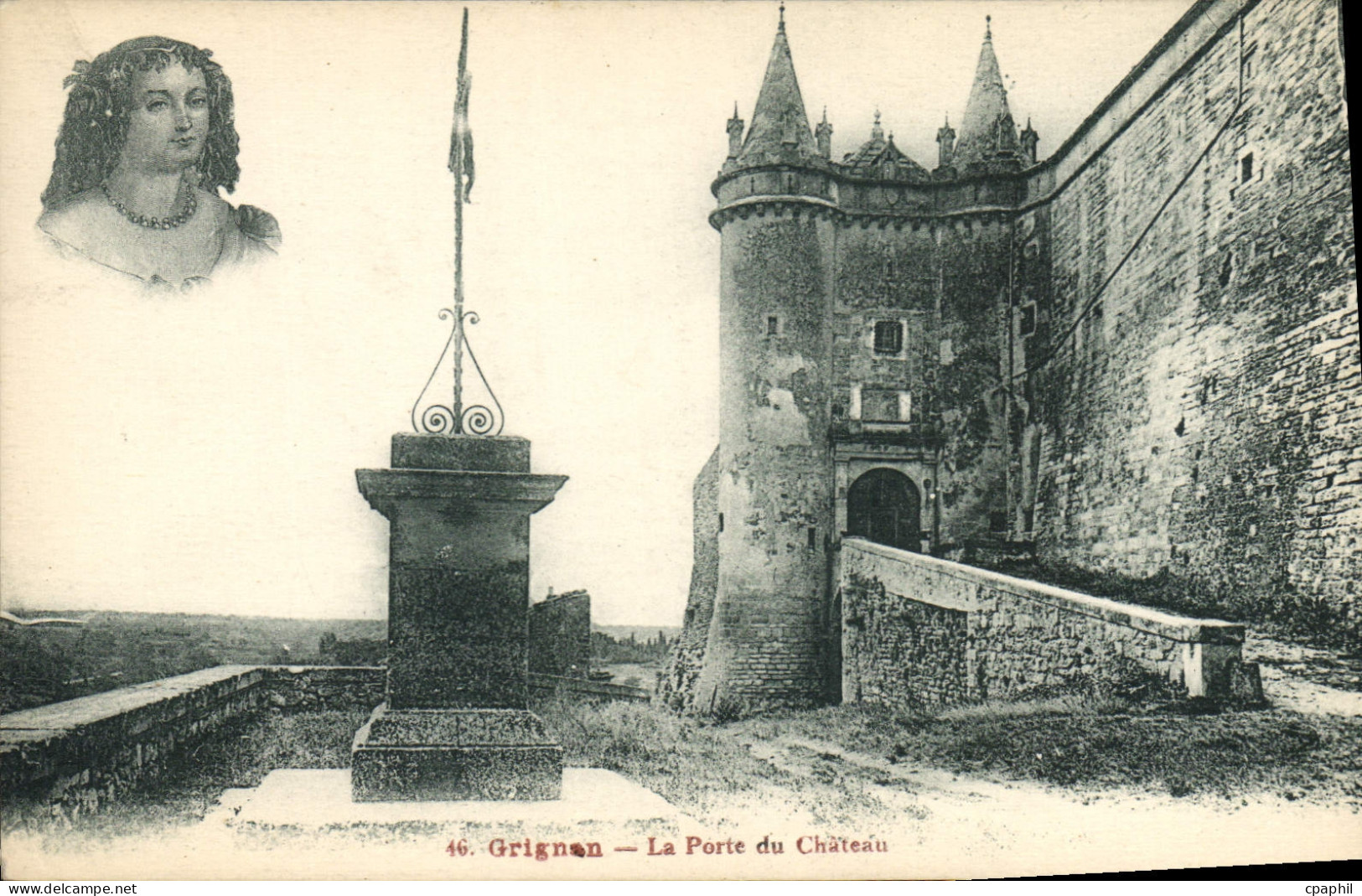 CPA Grignan la Porte du chateau
